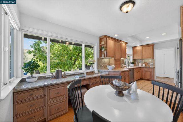 1882 Camino Pablo, Moraga, CA 94556