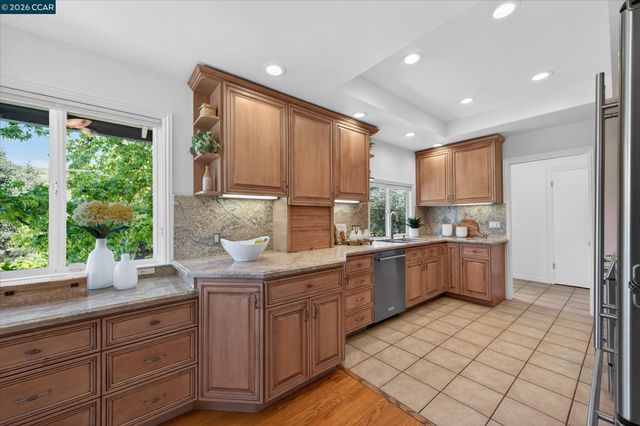 1882 Camino Pablo, Moraga, CA 94556