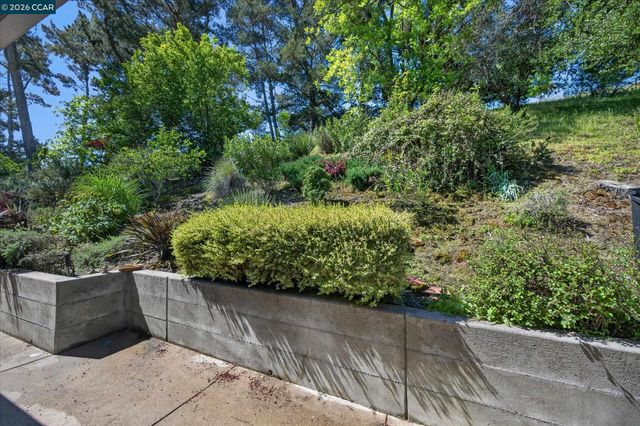 1882 Camino Pablo, Moraga, CA 94556