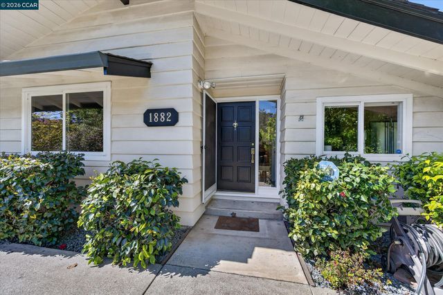 1882 Camino Pablo, Moraga, CA 94556