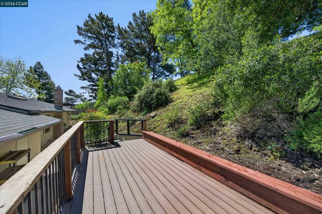 1882 Camino Pablo, Moraga, CA 94556