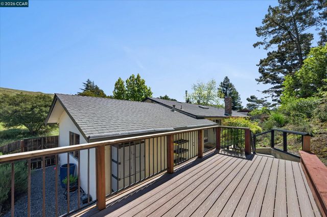 1882 Camino Pablo, Moraga, CA 94556