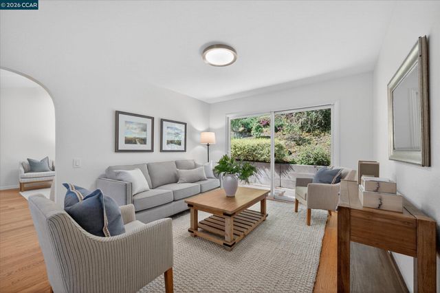 1882 Camino Pablo, Moraga, CA 94556