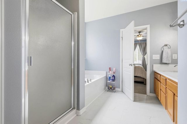 3006 Hermandt Ct, West Richland, WA 99353