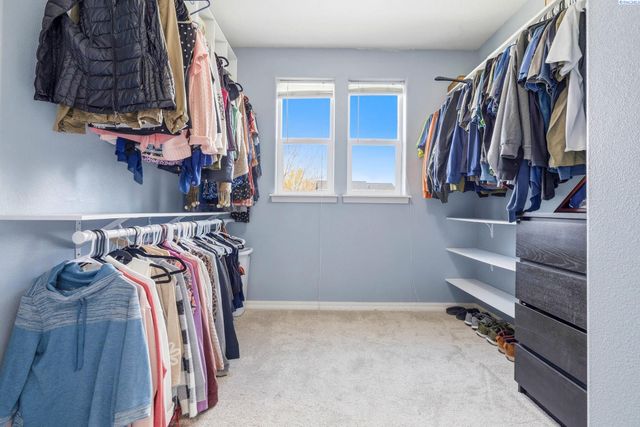 3006 Hermandt Ct, West Richland, WA 99353