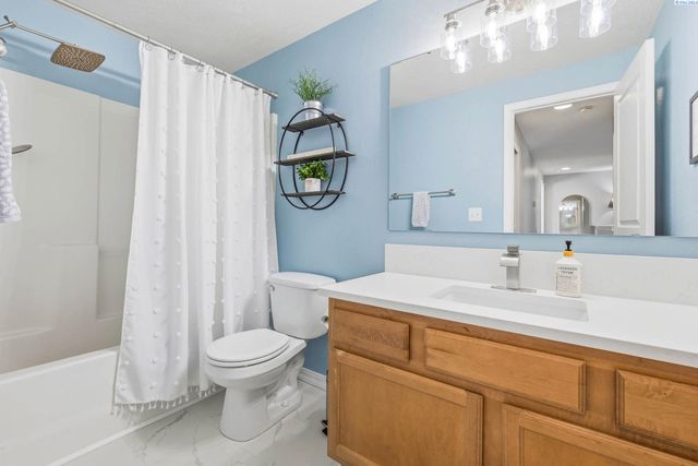 3006 Hermandt Ct, West Richland, WA 99353