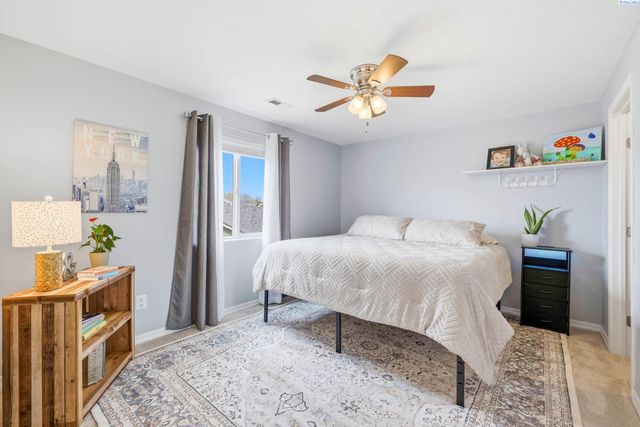 3006 Hermandt Ct, West Richland, WA 99353