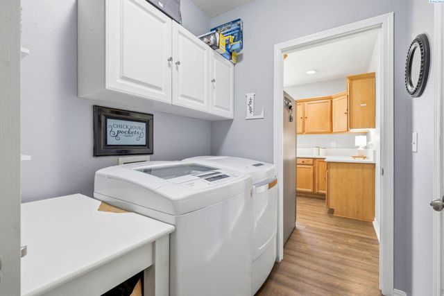 3006 Hermandt Ct, West Richland, WA 99353