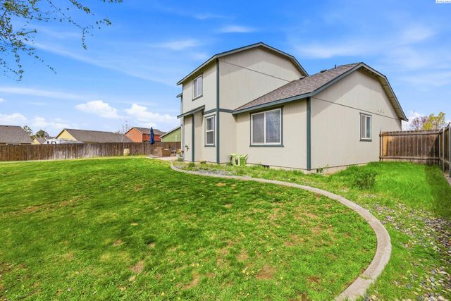 3006 Hermandt Ct, West Richland, WA 99353