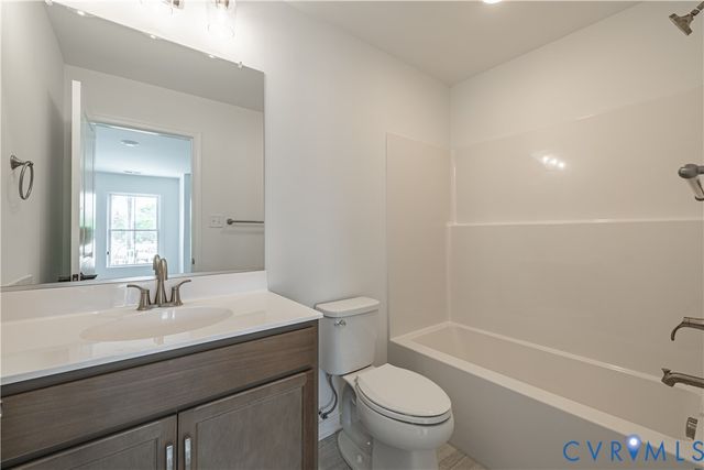 6714 Mayland Ridge Ln, Moseley, VA 23120