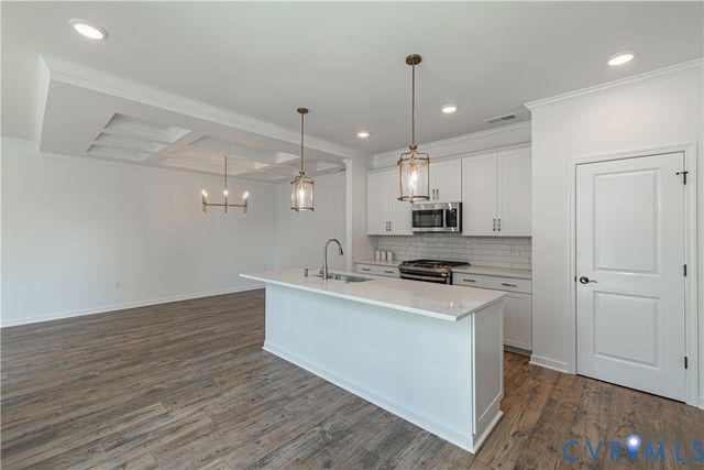 6714 Mayland Ridge Ln, Moseley, VA 23120