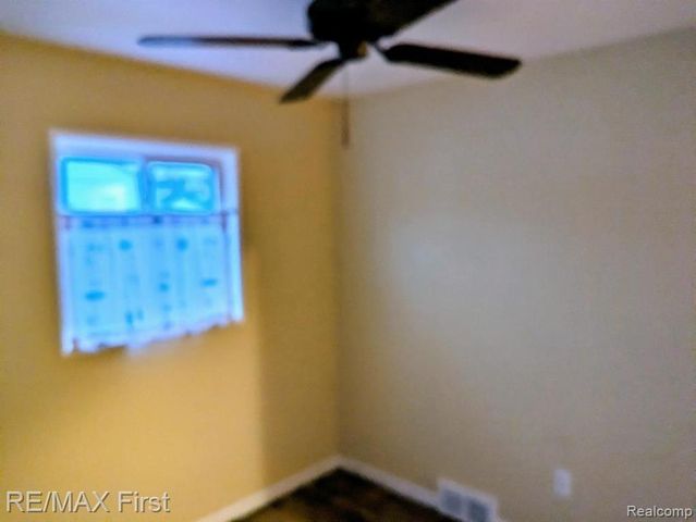 247 Hecht Drive, Madison Heights, MI 48071