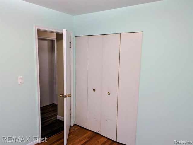 247 Hecht Drive, Madison Heights, MI 48071