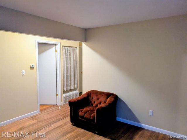 247 Hecht Drive, Madison Heights, MI 48071