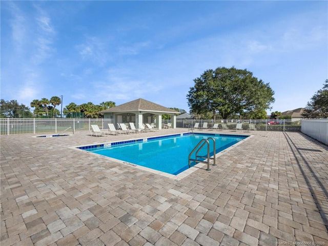 155 56th Drive SW, Vero Beach, FL 32968