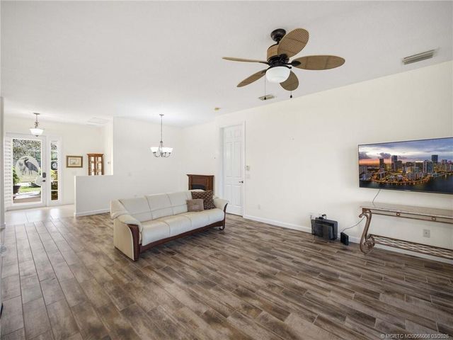 155 56th Drive SW, Vero Beach, FL 32968