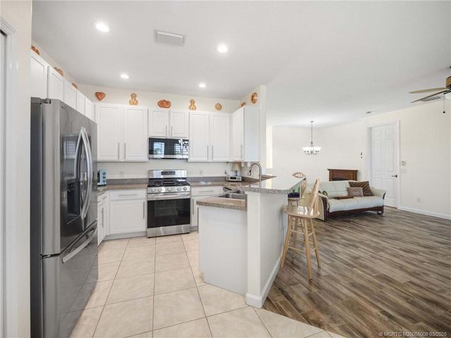 155 56th Drive SW, Vero Beach, FL 32968