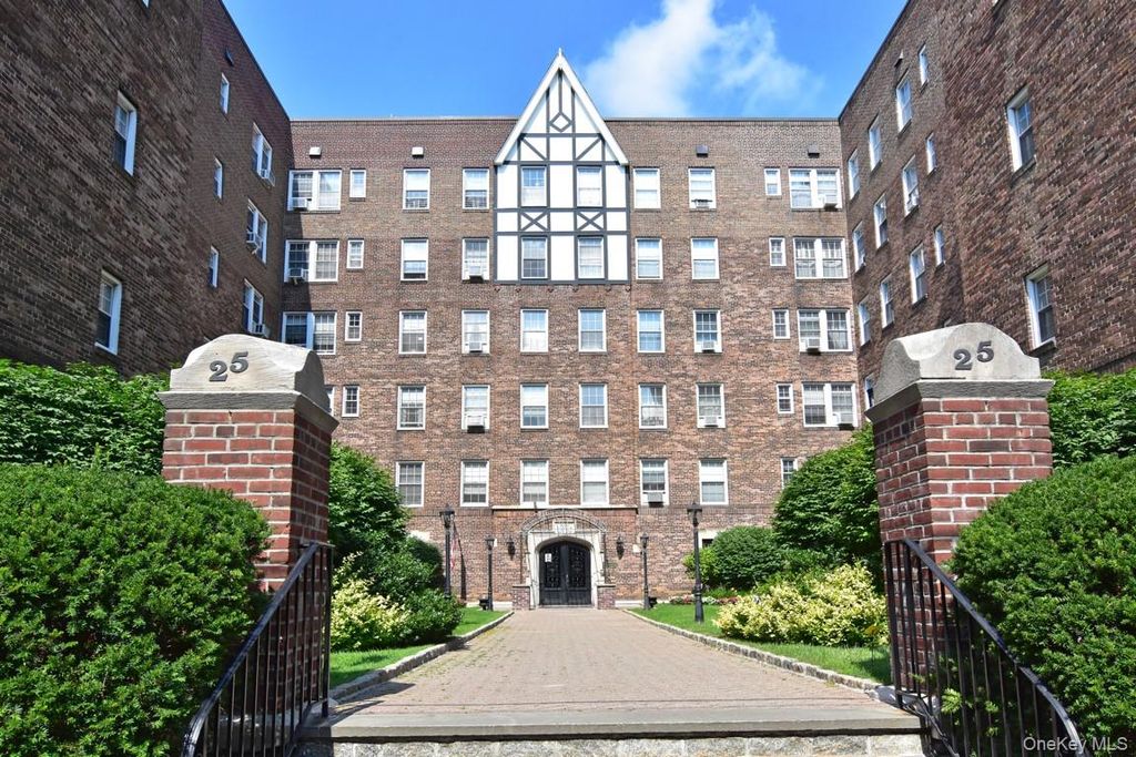 25 Parkview Avenue 1K, Bronxville, NY 10708