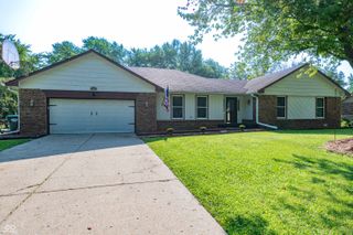870 Granada Drive, Greenwood, IN 46143