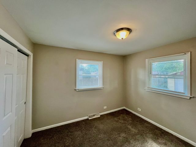 606 E 164th Place, South Holland, IL 60473