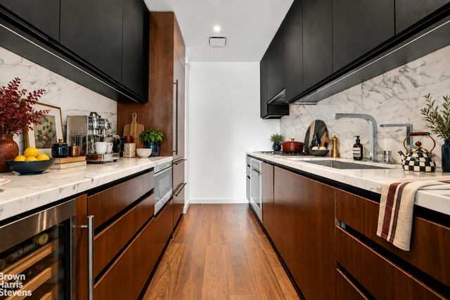 1 W End Ave Apt 11H, New York City, NY 10023
