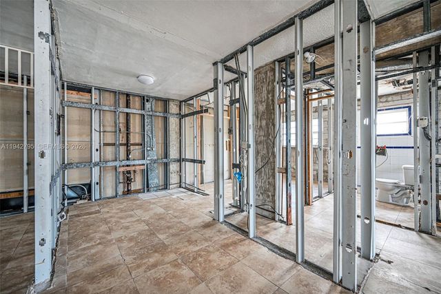 3640 NW 9th St 401, Miami, FL 33125