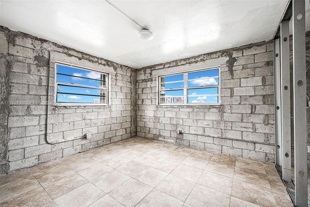 3640 NW 9th St 401, Miami, FL 33125