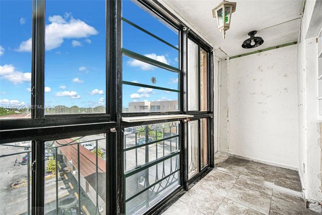 3640 NW 9th St 401, Miami, FL 33125