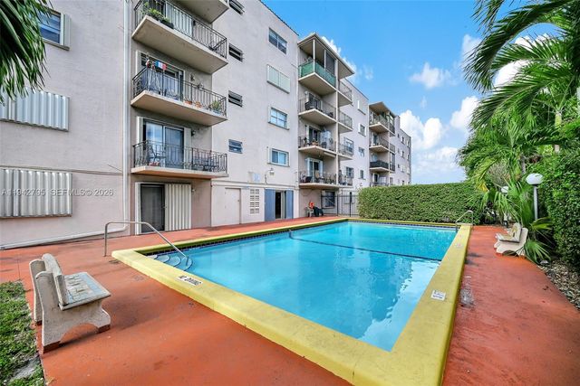 3640 NW 9th St 401, Miami, FL 33125