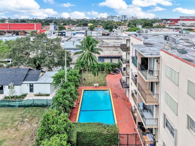 3640 NW 9th St 401, Miami, FL 33125