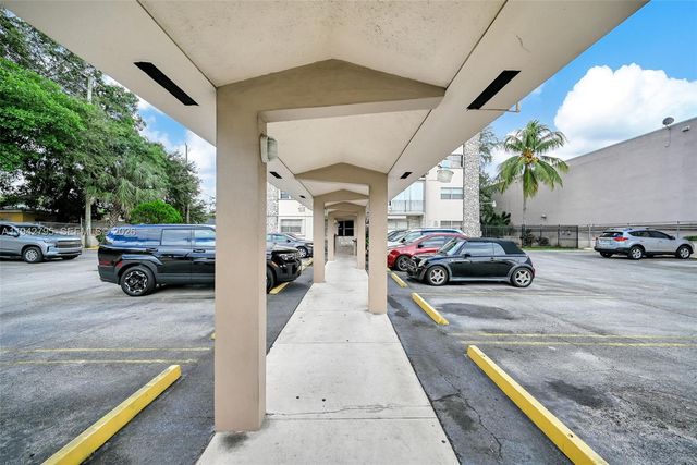 3640 NW 9th St 401, Miami, FL 33125