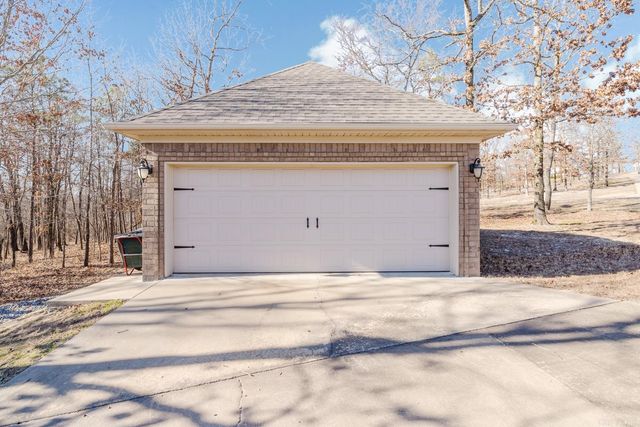 1195 Westcliffe Dr, Little Rock, AR 72210