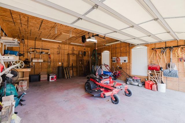 1195 Westcliffe Dr, Little Rock, AR 72210