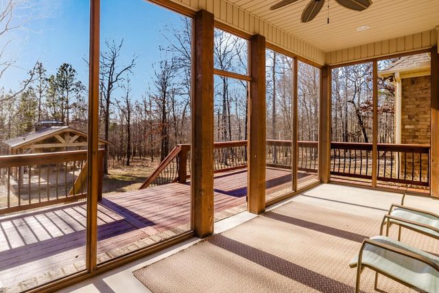 1195 Westcliffe Dr, Little Rock, AR 72210