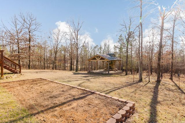 1195 Westcliffe Dr, Little Rock, AR 72210