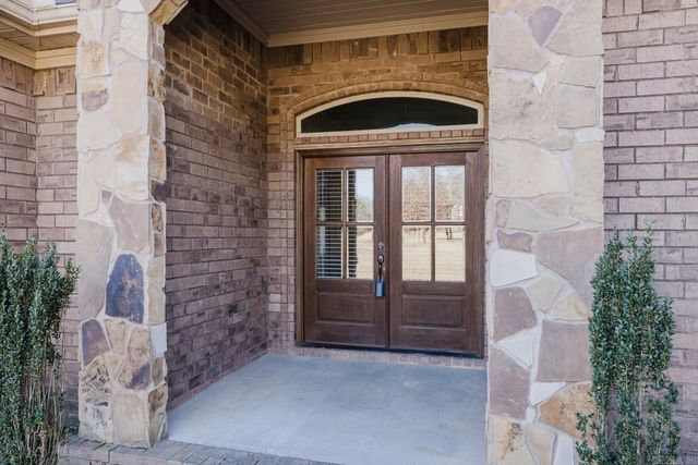 1195 Westcliffe Dr, Little Rock, AR 72210