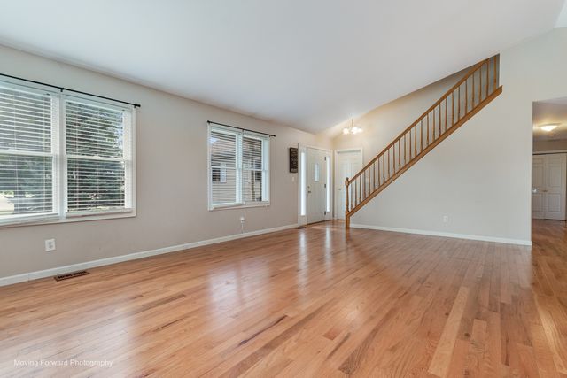 507 E Rennesoy Drive, Newark, IL 60541