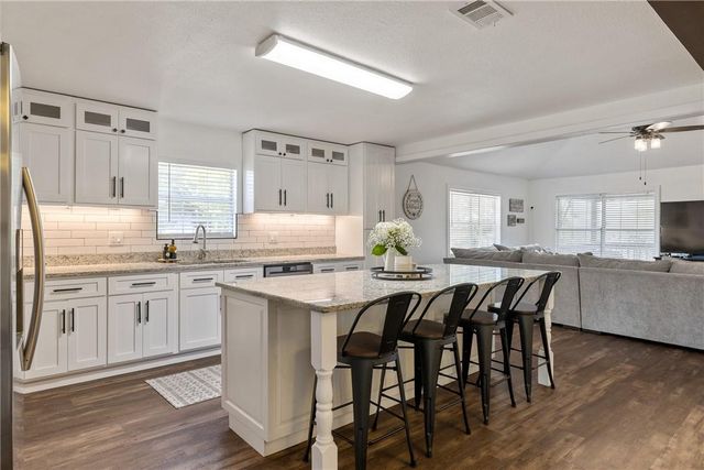 112 Old West TRL, Buda, TX 78610
