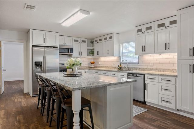 112 Old West TRL, Buda, TX 78610