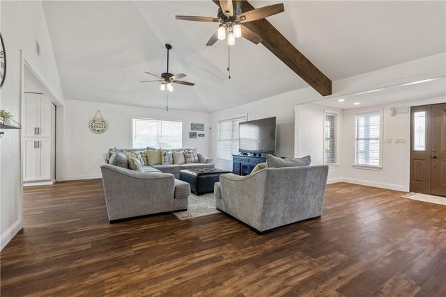 112 Old West TRL, Buda, TX 78610