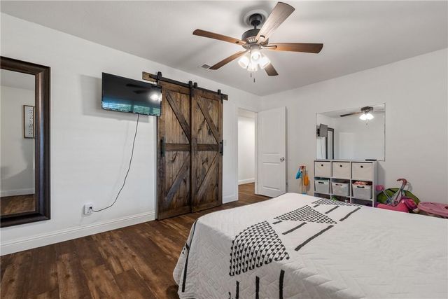 112 Old West TRL, Buda, TX 78610