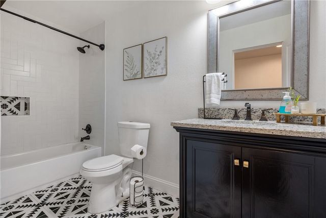 112 Old West TRL, Buda, TX 78610