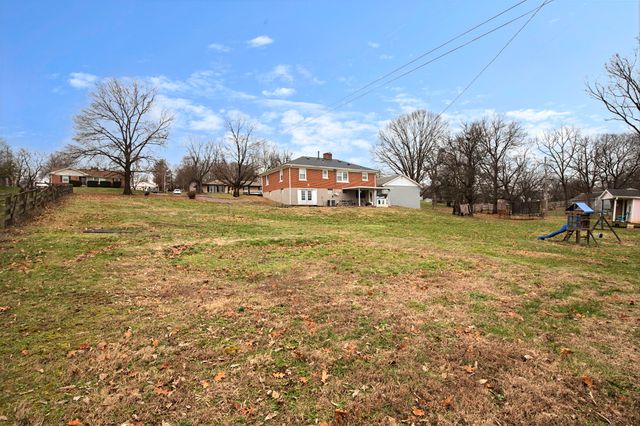 141 Locust Heights, Nicholasville, KY 40356