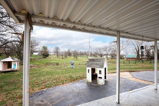 141 Locust Heights, Nicholasville, KY 40356