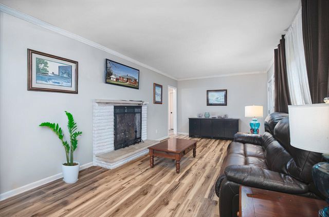 141 Locust Heights, Nicholasville, KY 40356