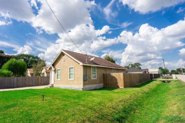 9143 Conger Street, Houston, TX 77075