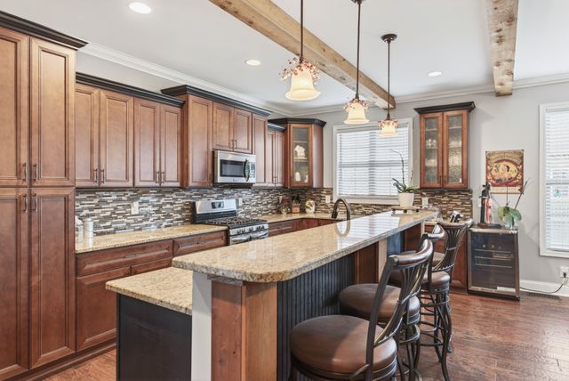 605 Concord Dr, Gallatin, TN 37066