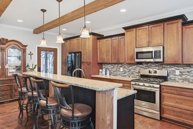 605 Concord Dr, Gallatin, TN 37066