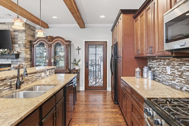 605 Concord Dr, Gallatin, TN 37066