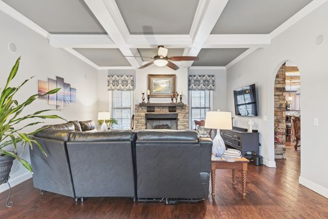 605 Concord Dr, Gallatin, TN 37066